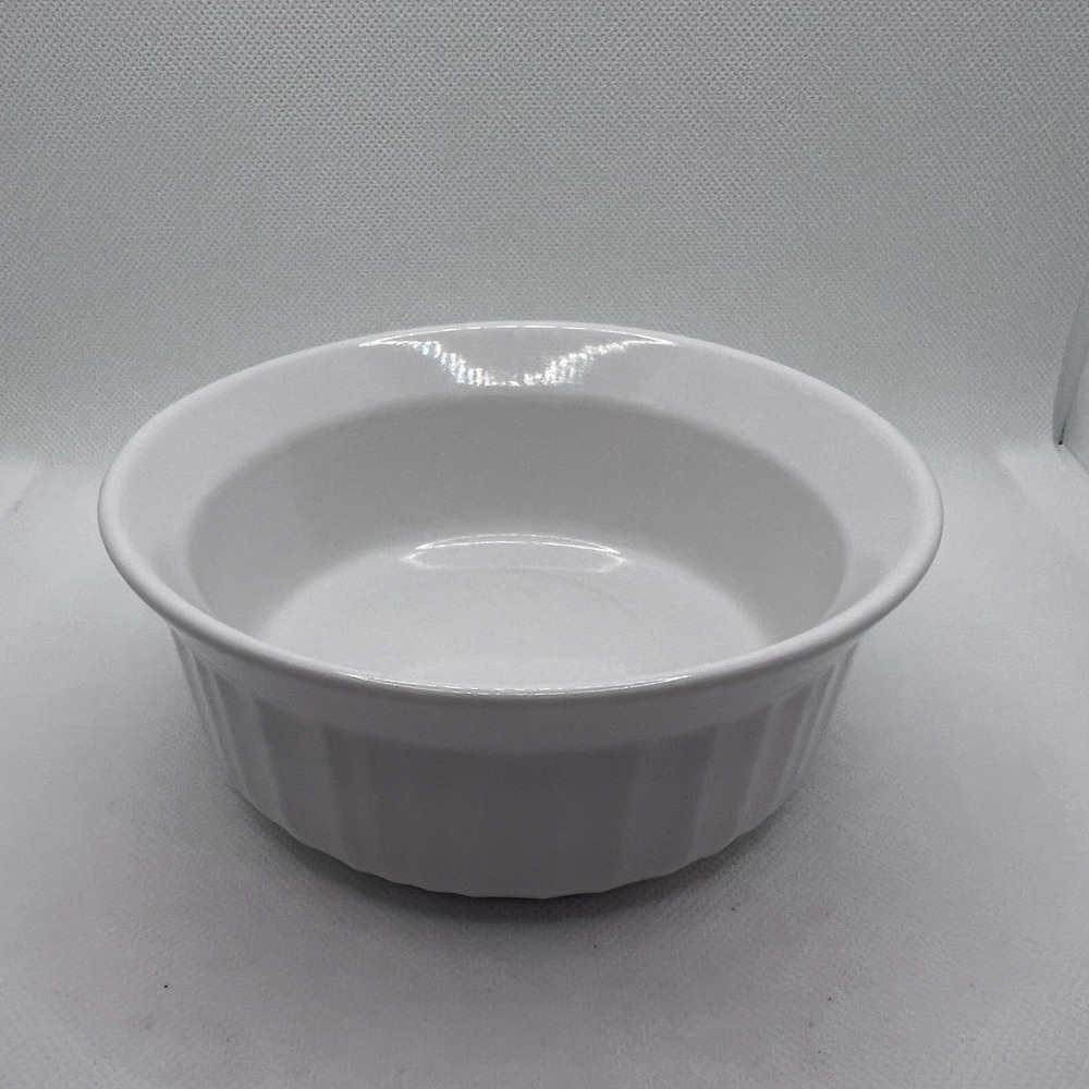 CorningWare French White 16 oz Round Casserole Dish w/ Plastic Storage Lid - Picture 4 of 6